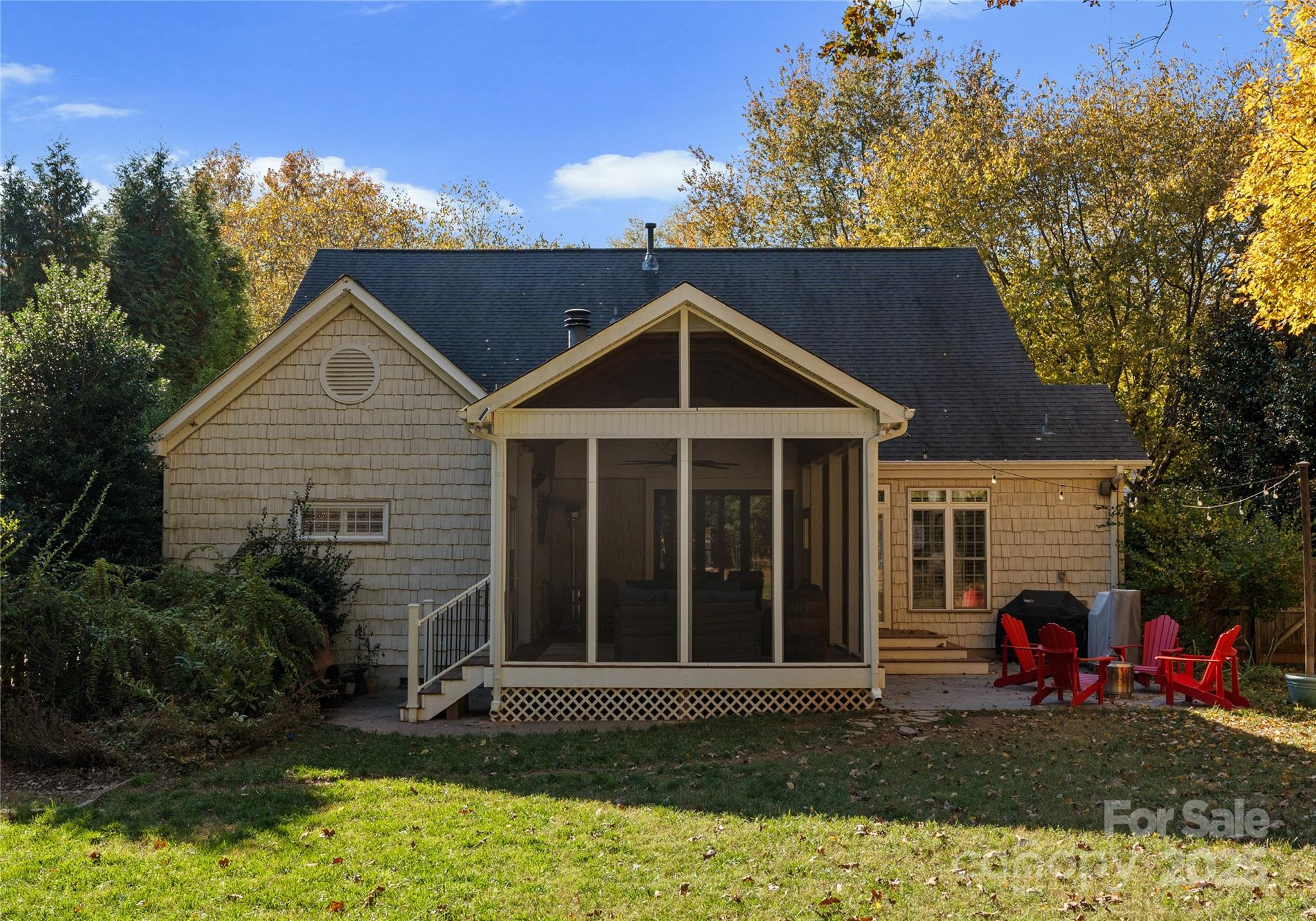 6011 Hunter Lane Property Photo 6