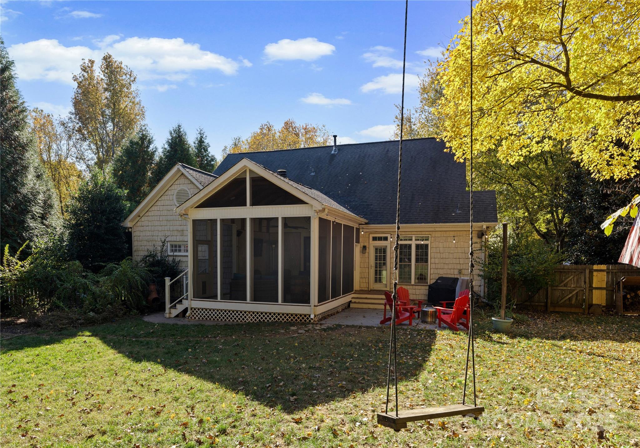 6011 Hunter Lane Property Photo 7