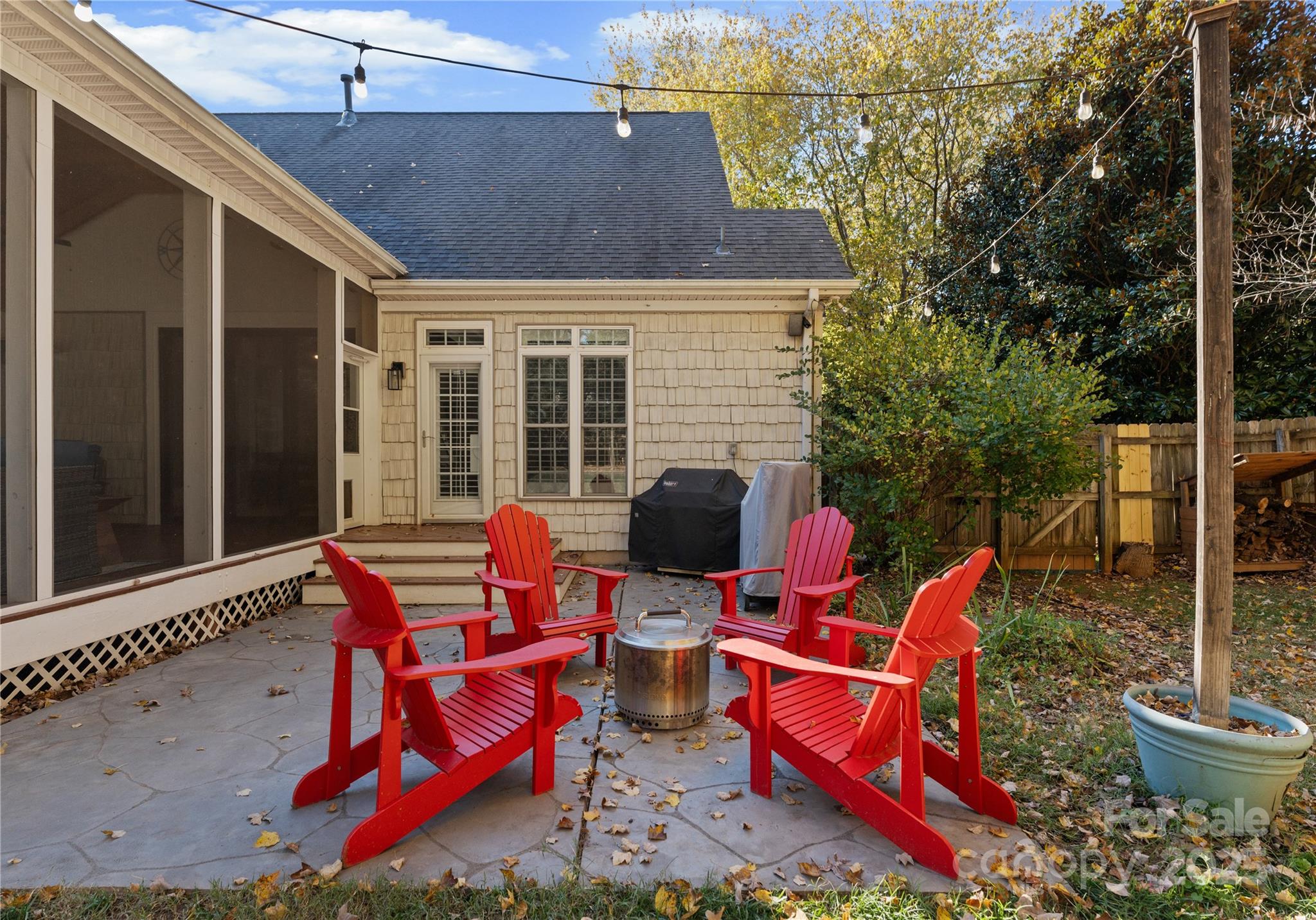 6011 Hunter Lane Property Photo 9