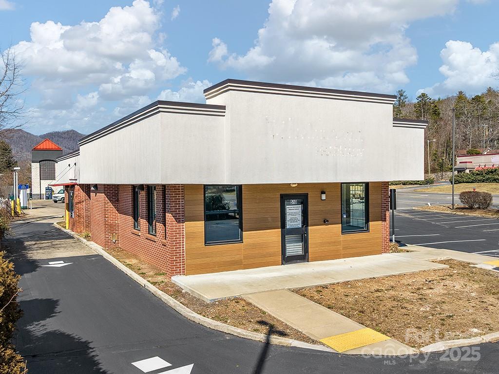 510 Nc 9 Highway Property Photo 1