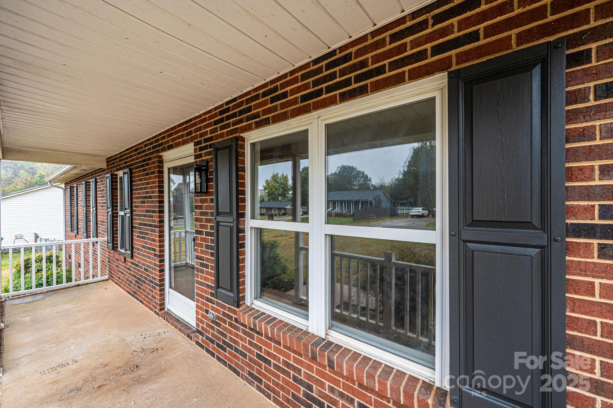 403 Forest Drive Property Photo 2