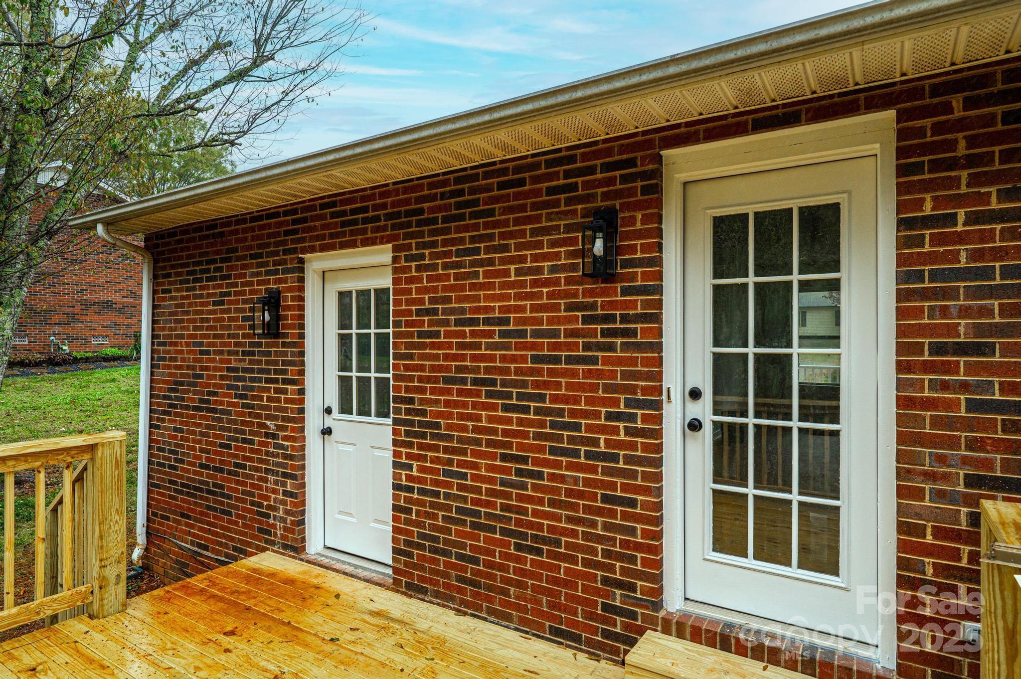 403 Forest Drive Property Photo 4