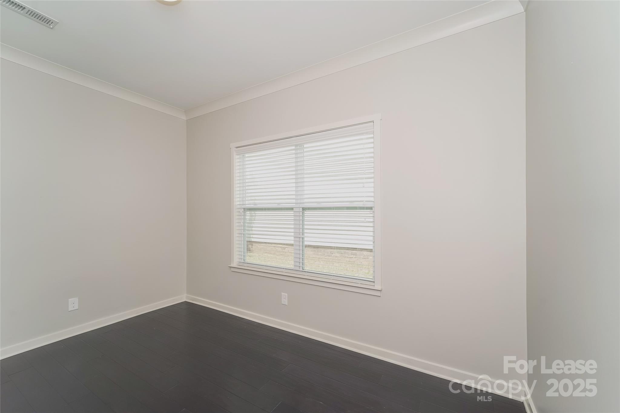 8043 Gleen Oak Lane Property Photo 5