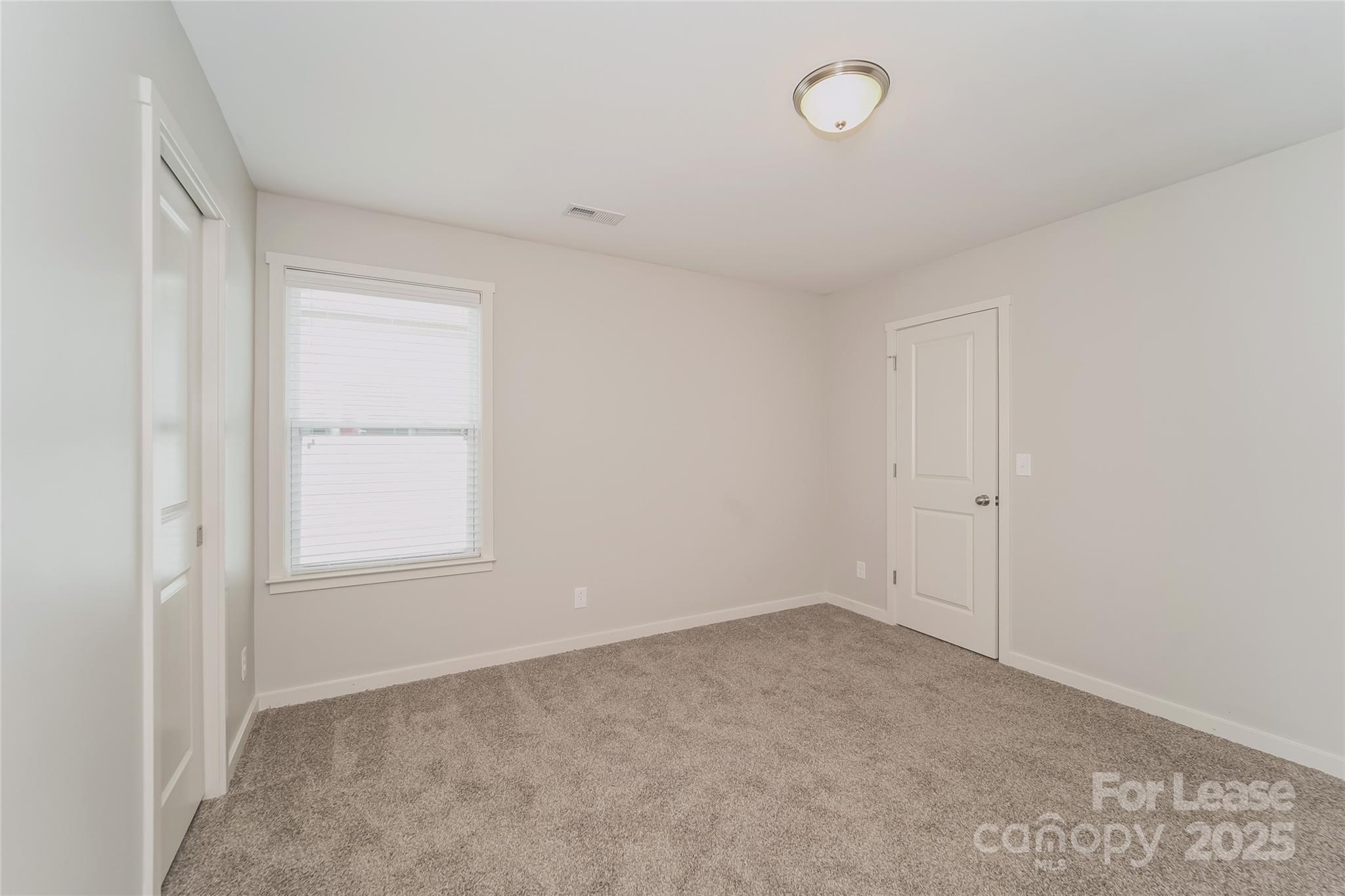 8043 Gleen Oak Lane Property Photo 7