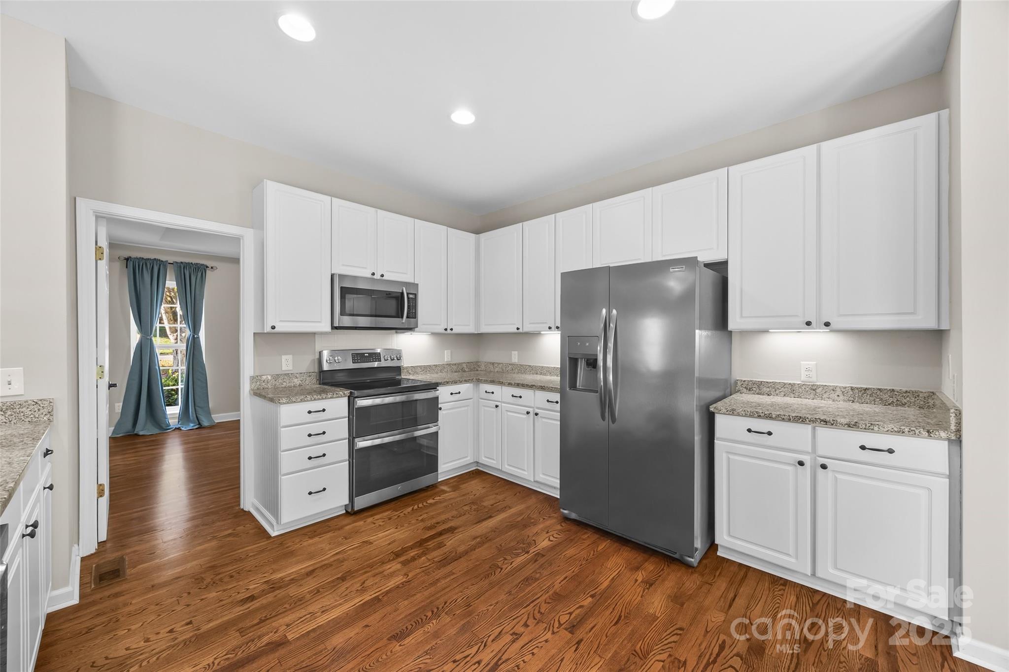 6631 Harburn Forest Drive Property Photo 7