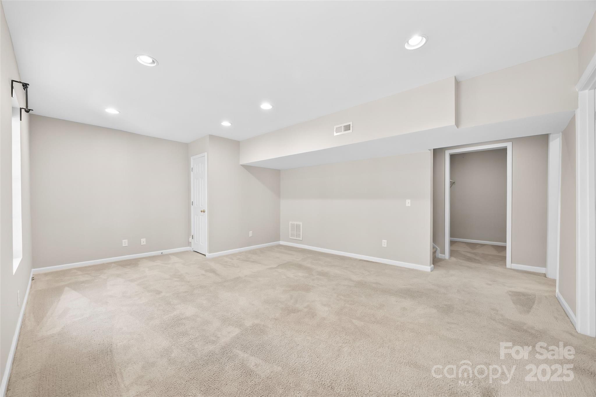 6631 Harburn Forest Drive Property Photo 32