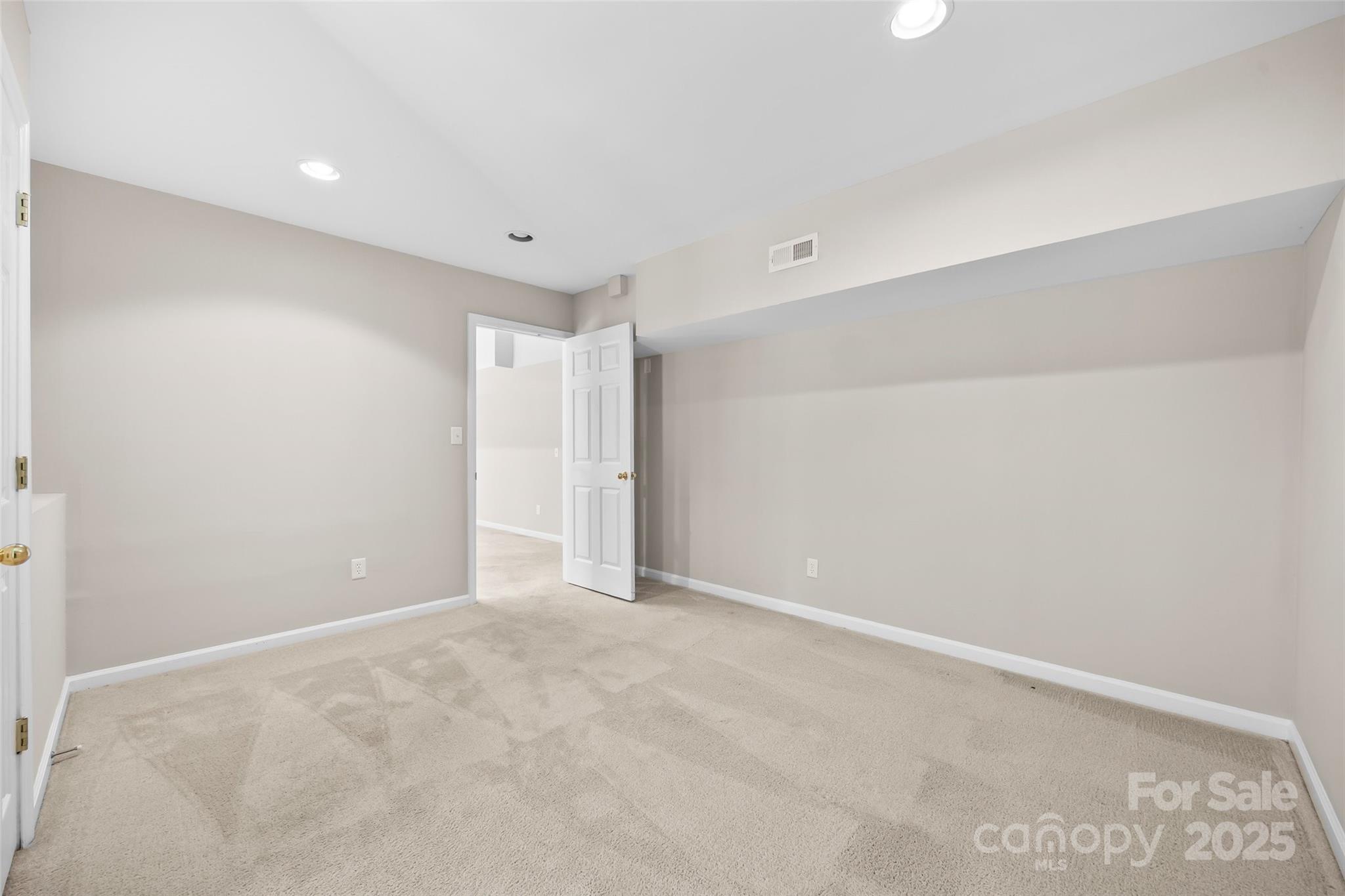 6631 Harburn Forest Drive Property Photo 34