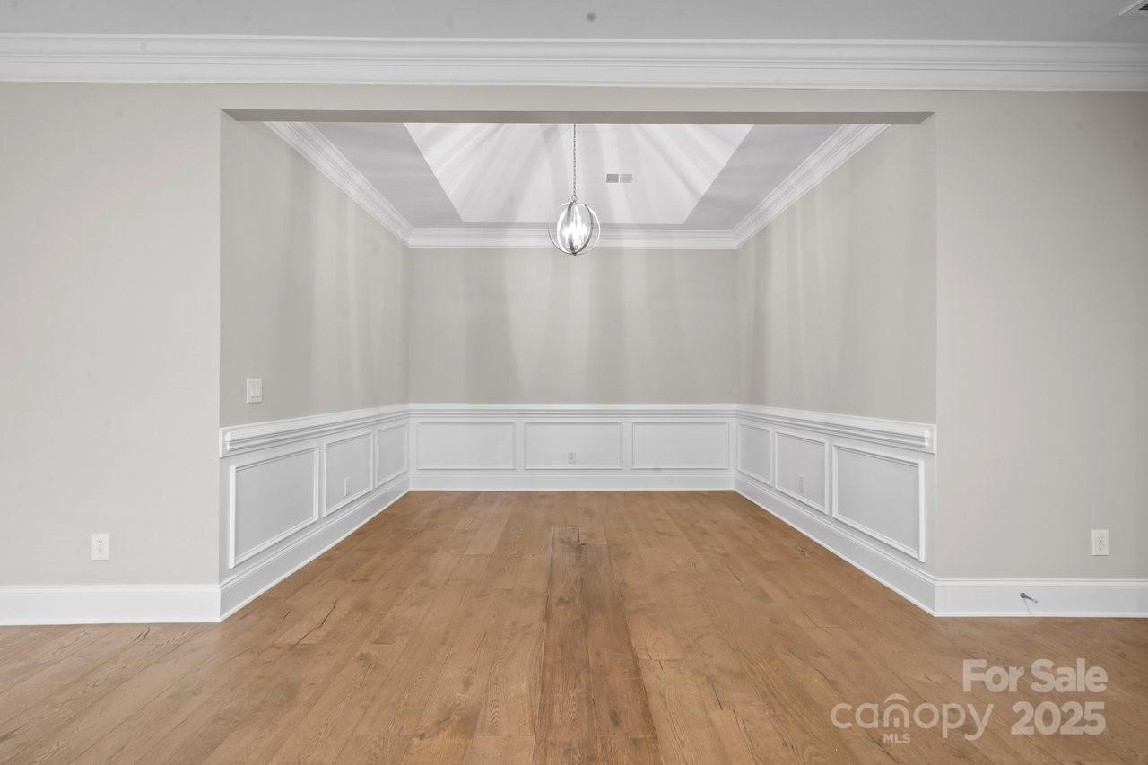 703 Congressional Lane Property Photo 9