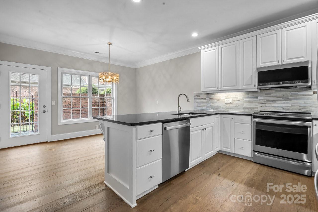 703 Congressional Lane Property Photo 10