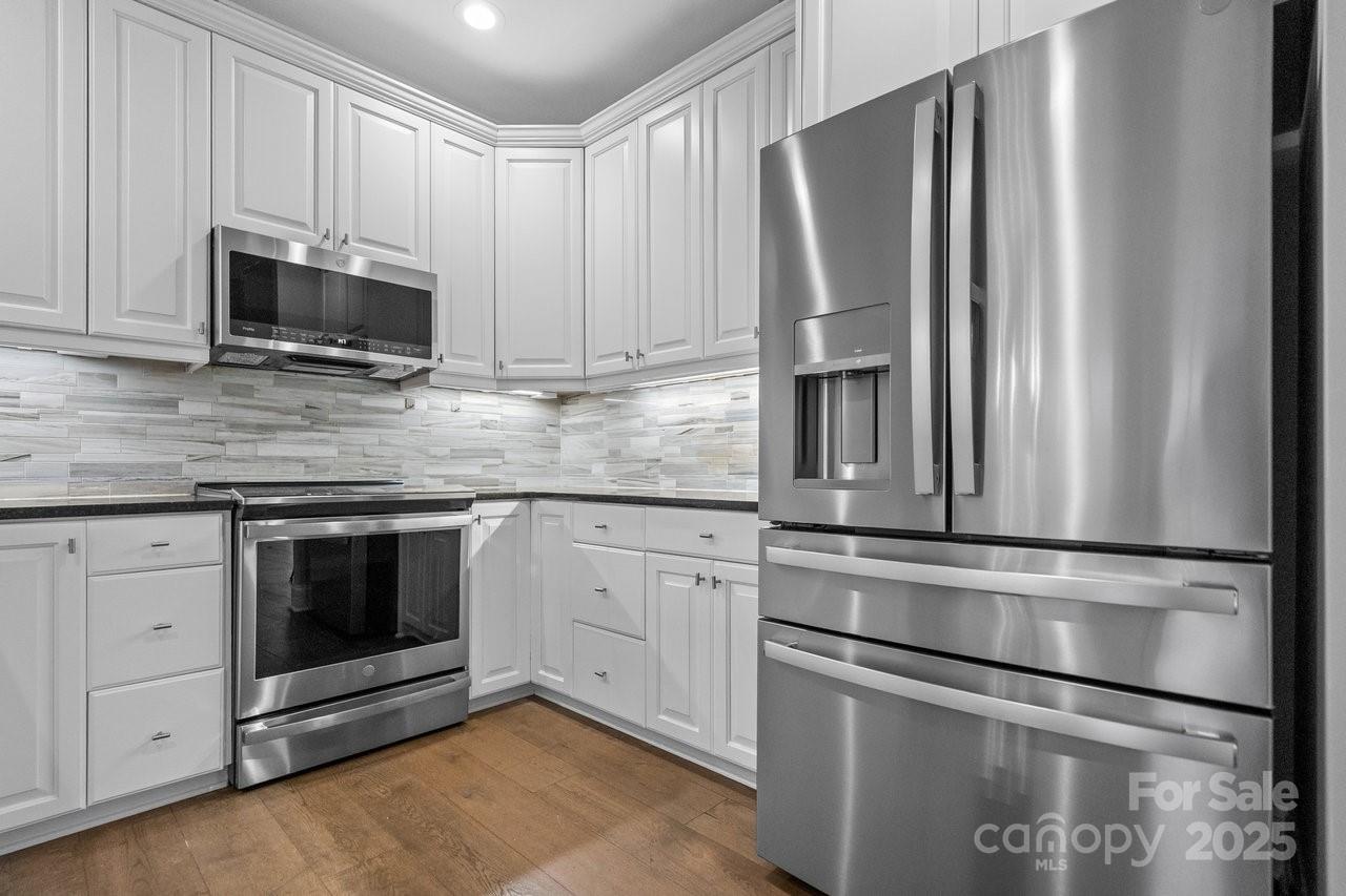 703 Congressional Lane Property Photo 11