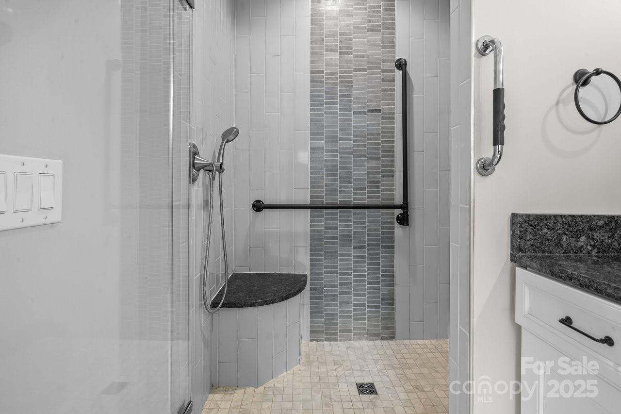 703 Congressional Lane Property Photo 17