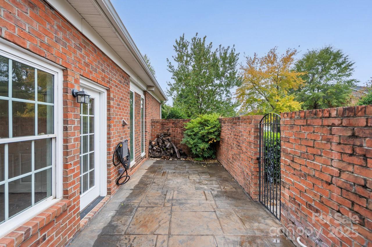 703 Congressional Lane Property Photo 30