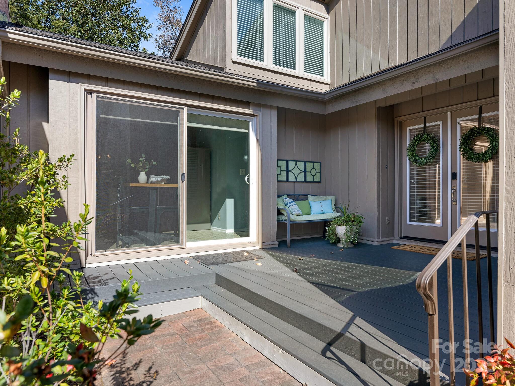 5110 Dunes Court 18 Property Photo 3