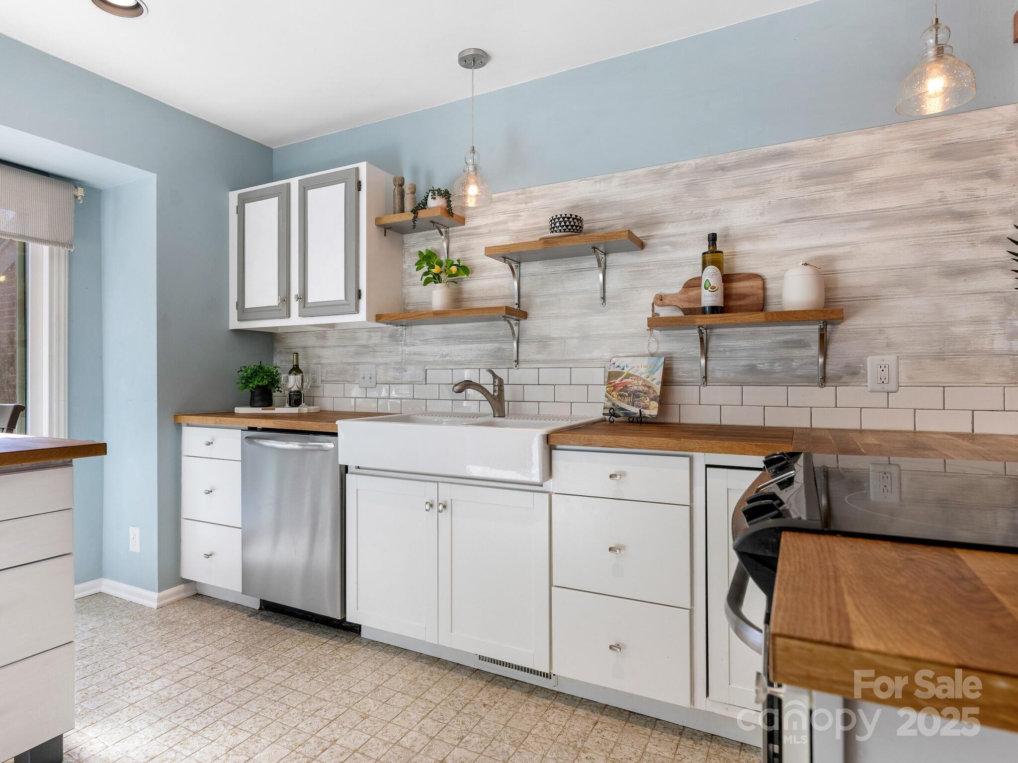 5110 Dunes Court 18 Property Photo 11