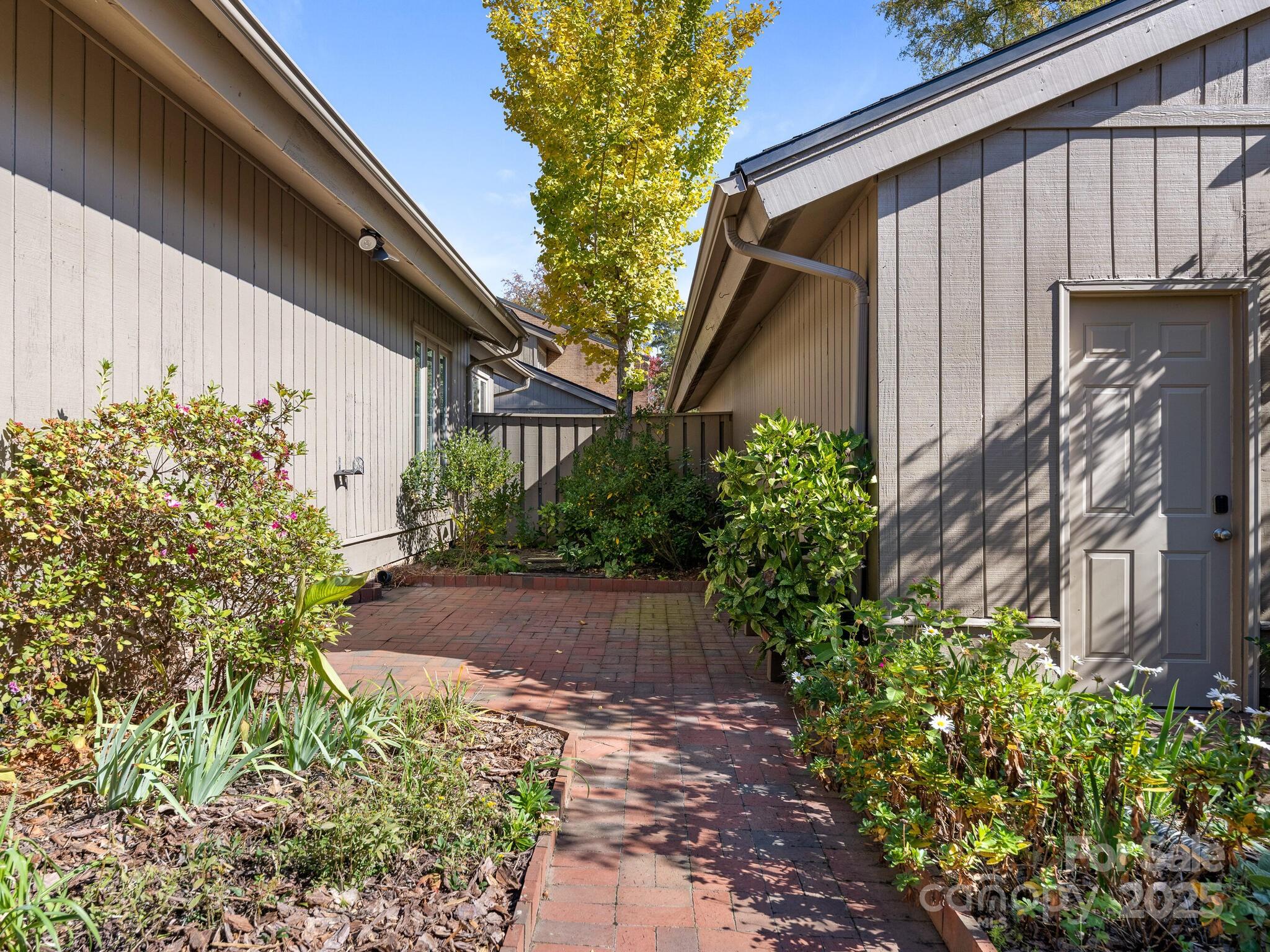 5110 Dunes Court 18 Property Photo 29