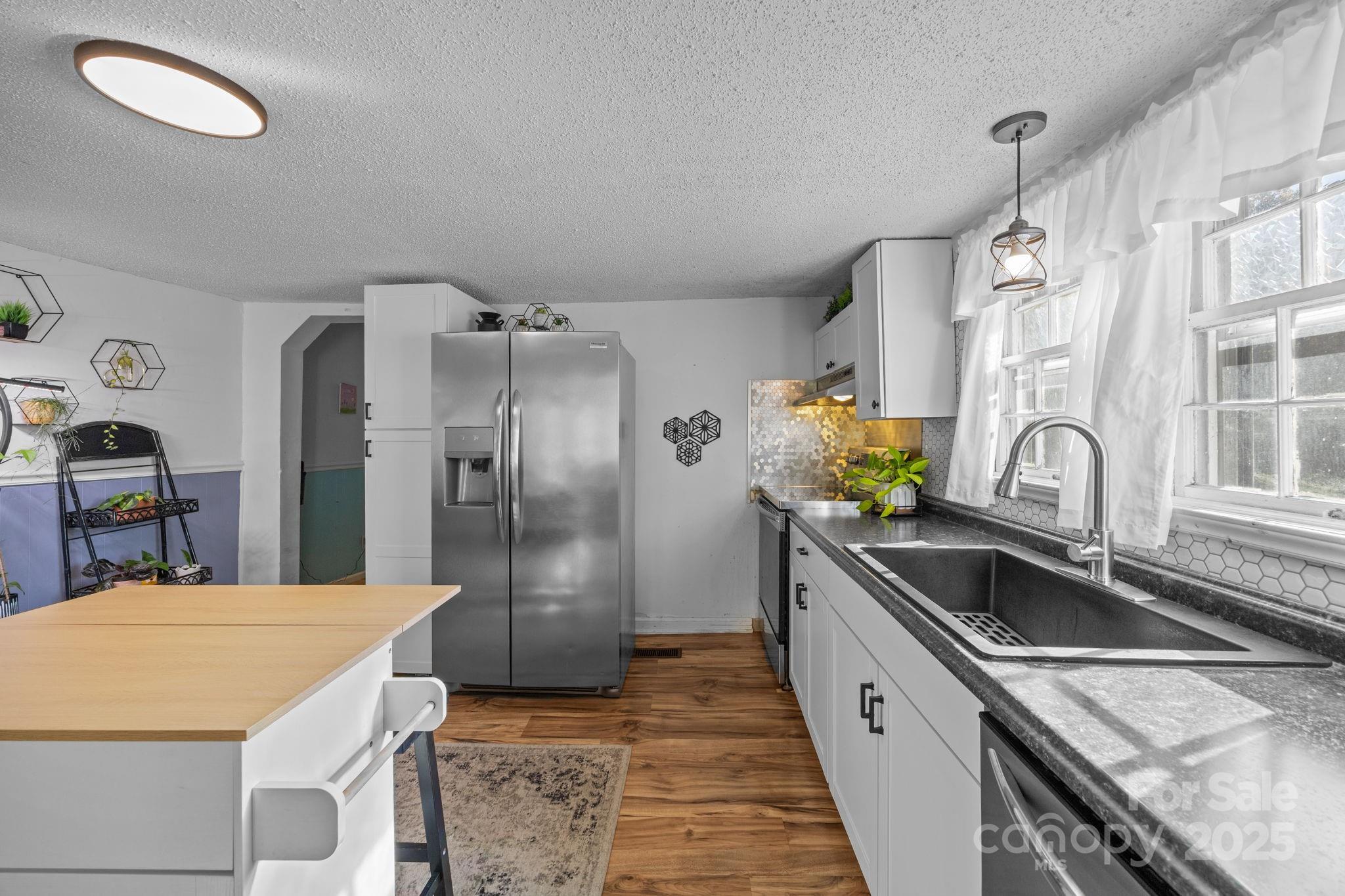 1400 Johnston Street Property Photo 9