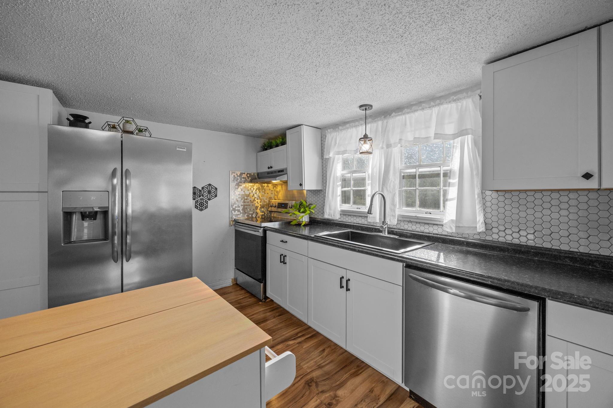 1400 Johnston Street Property Photo 11