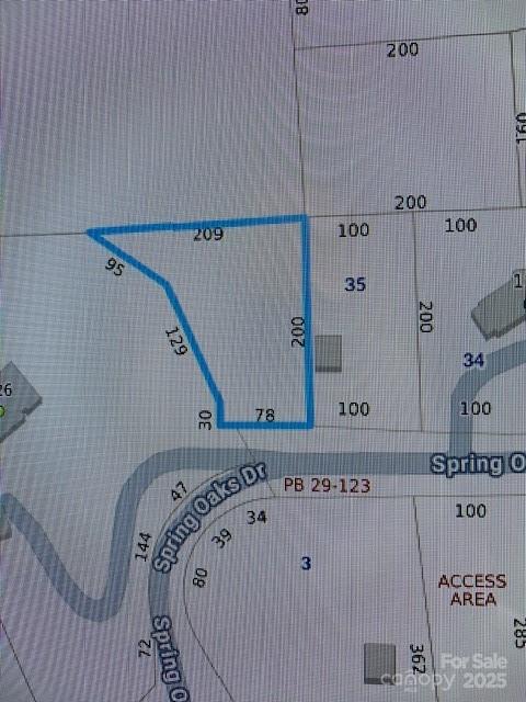 000 Spring Oaks Drive Property Photo 3