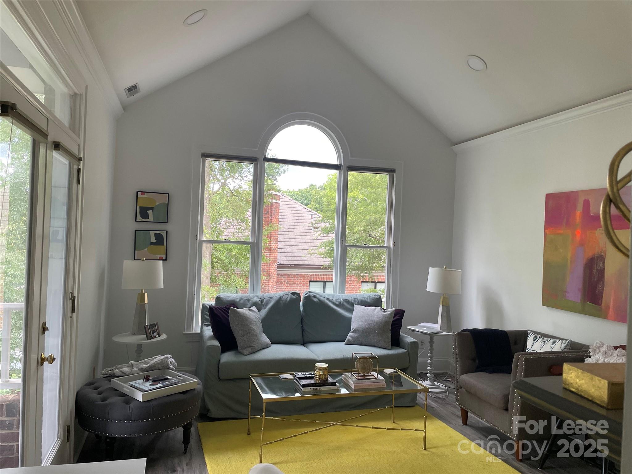 2315 Selwyn Avenue I Property Photo 8