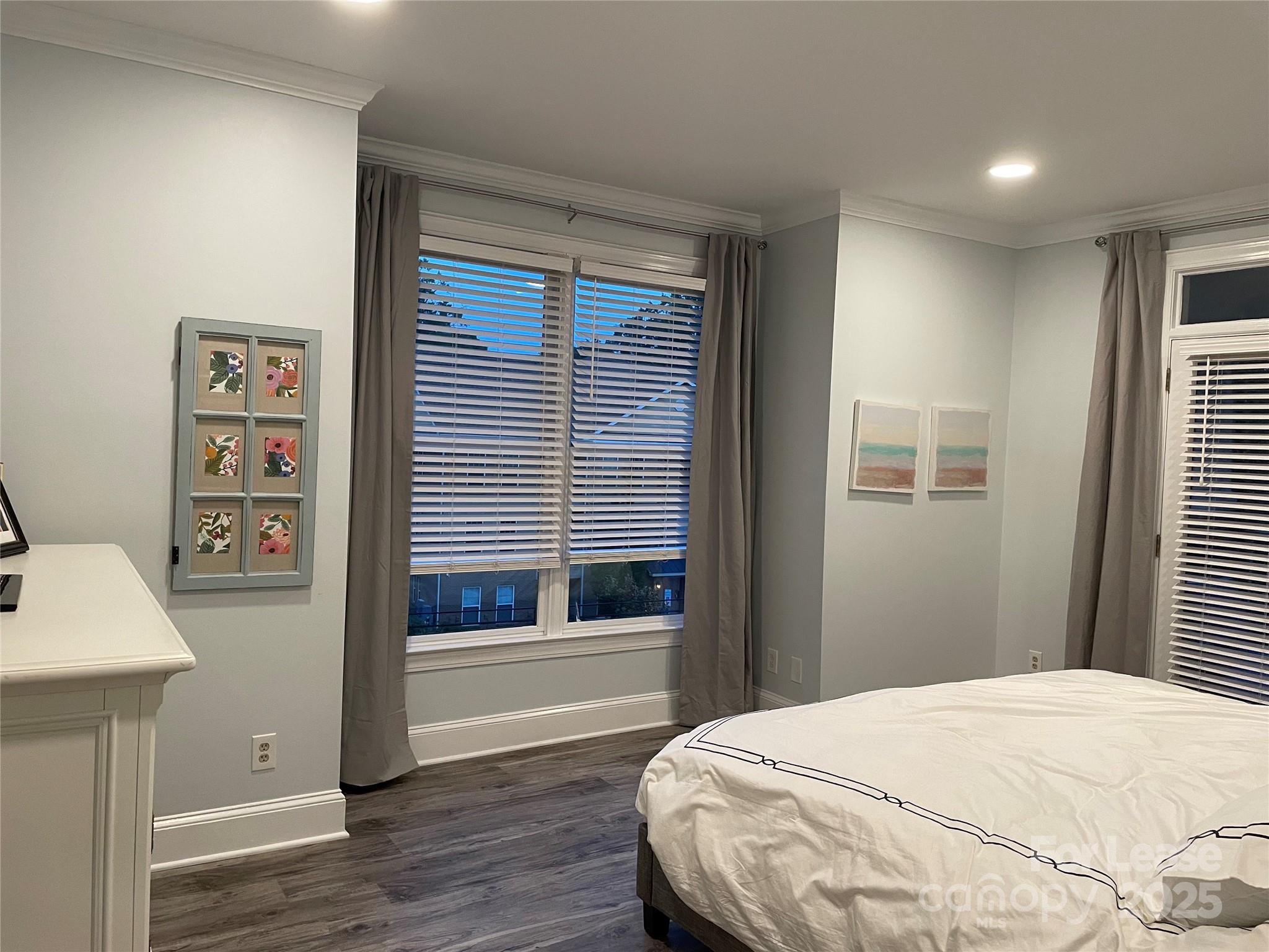 2315 Selwyn Avenue I Property Photo 12