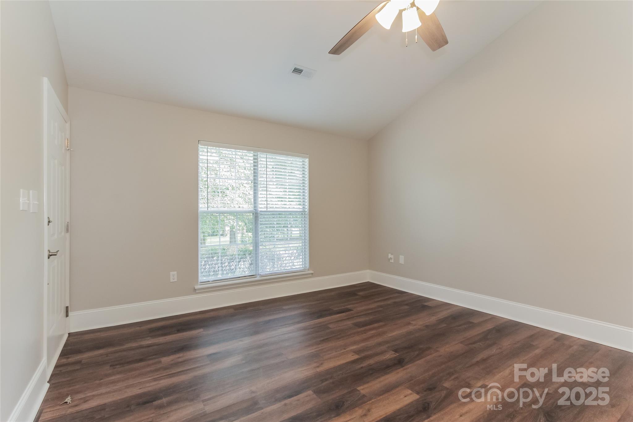 12433 Danby Road Property Photo 4