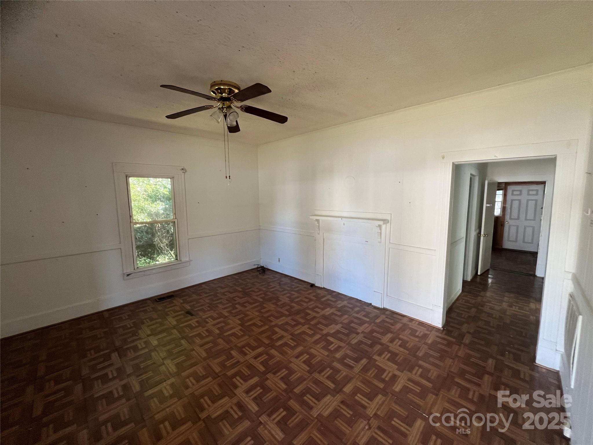 805 W Church Street Property Photo 6