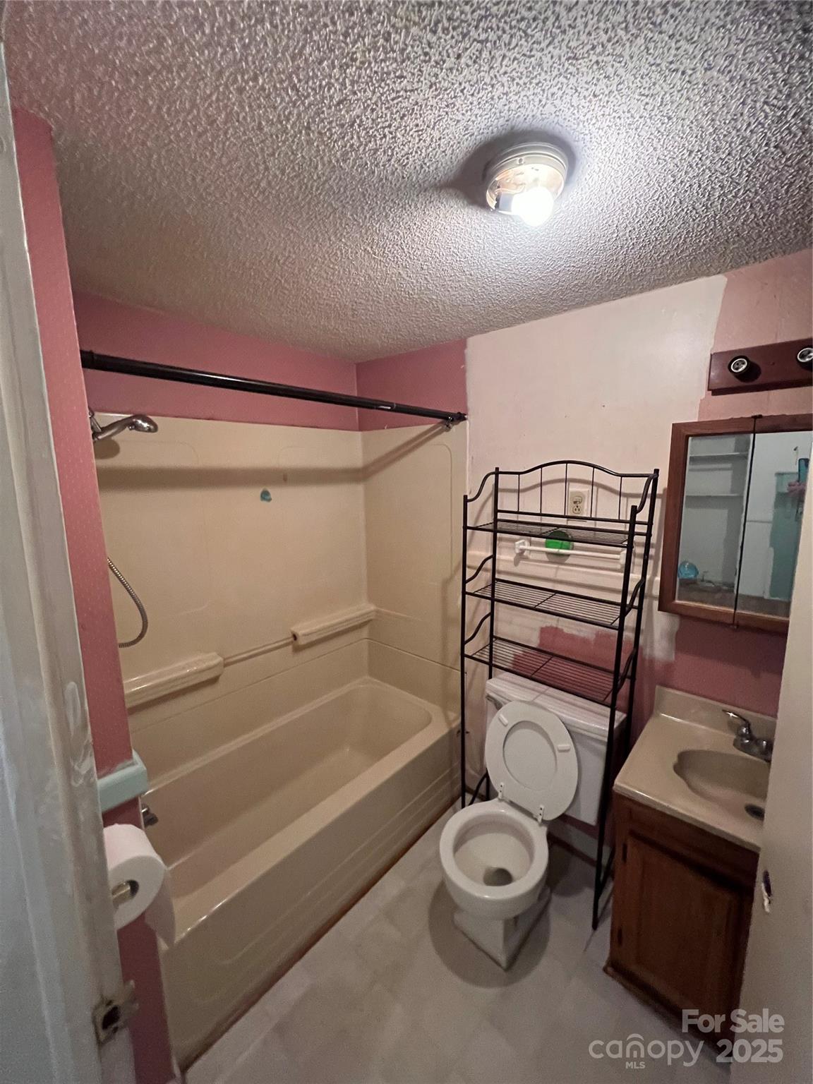 805 W Church Street Property Photo 9