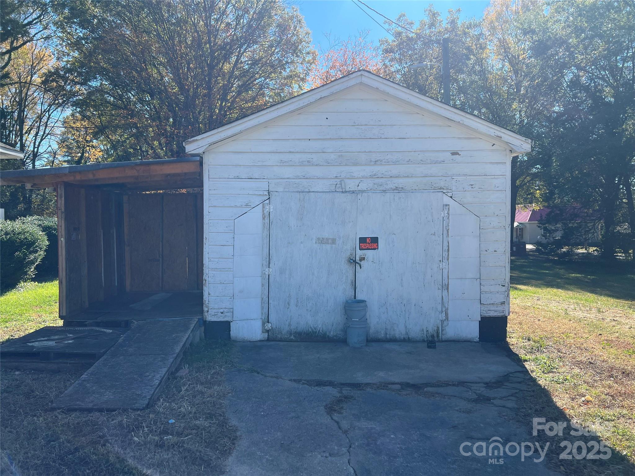 805 W Church Street Property Photo 12