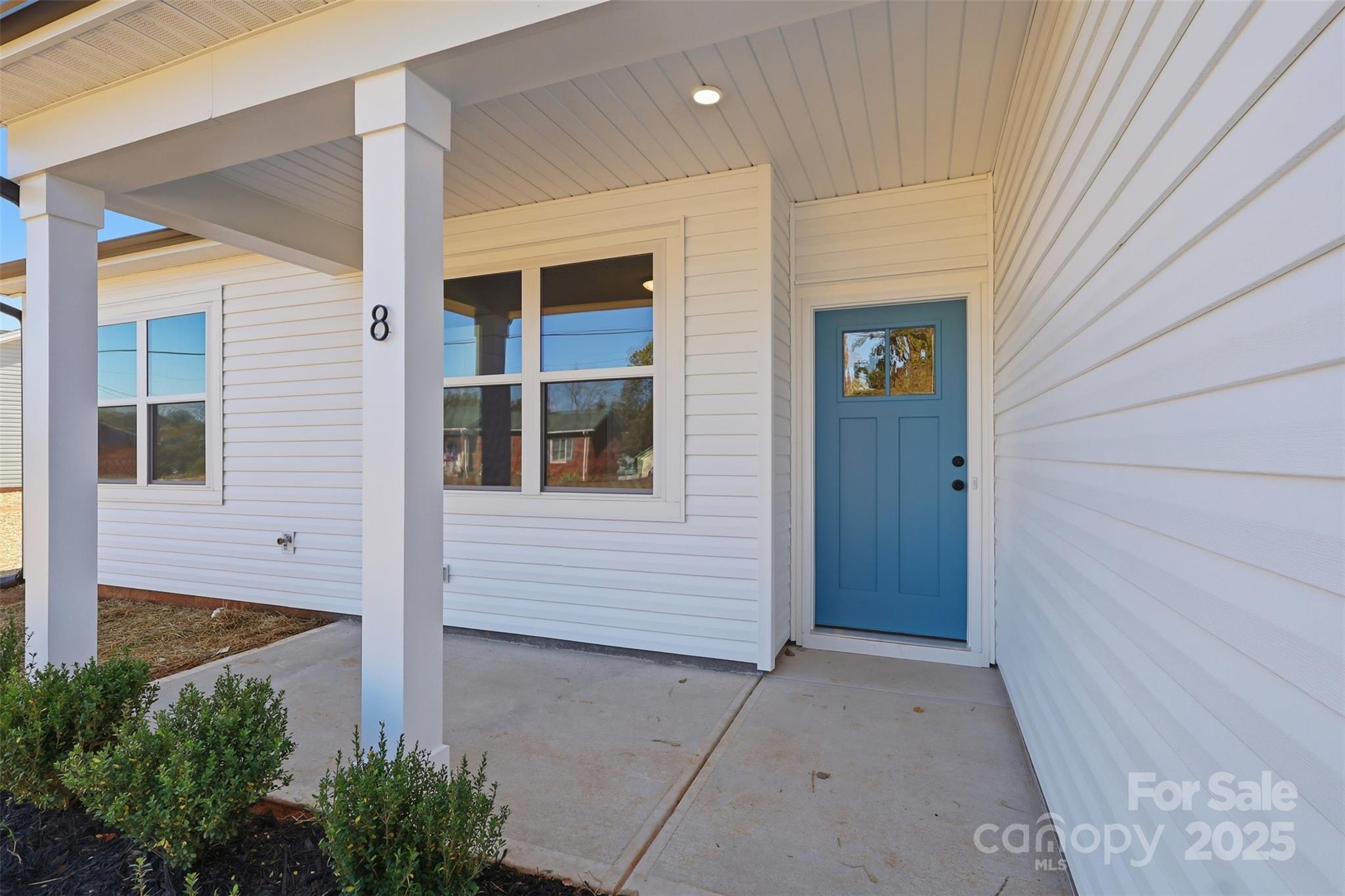 8 Colonial Avenue Property Photo 2