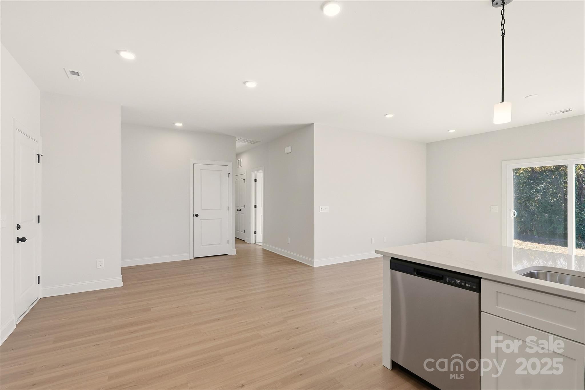 8 Colonial Avenue Property Photo 5