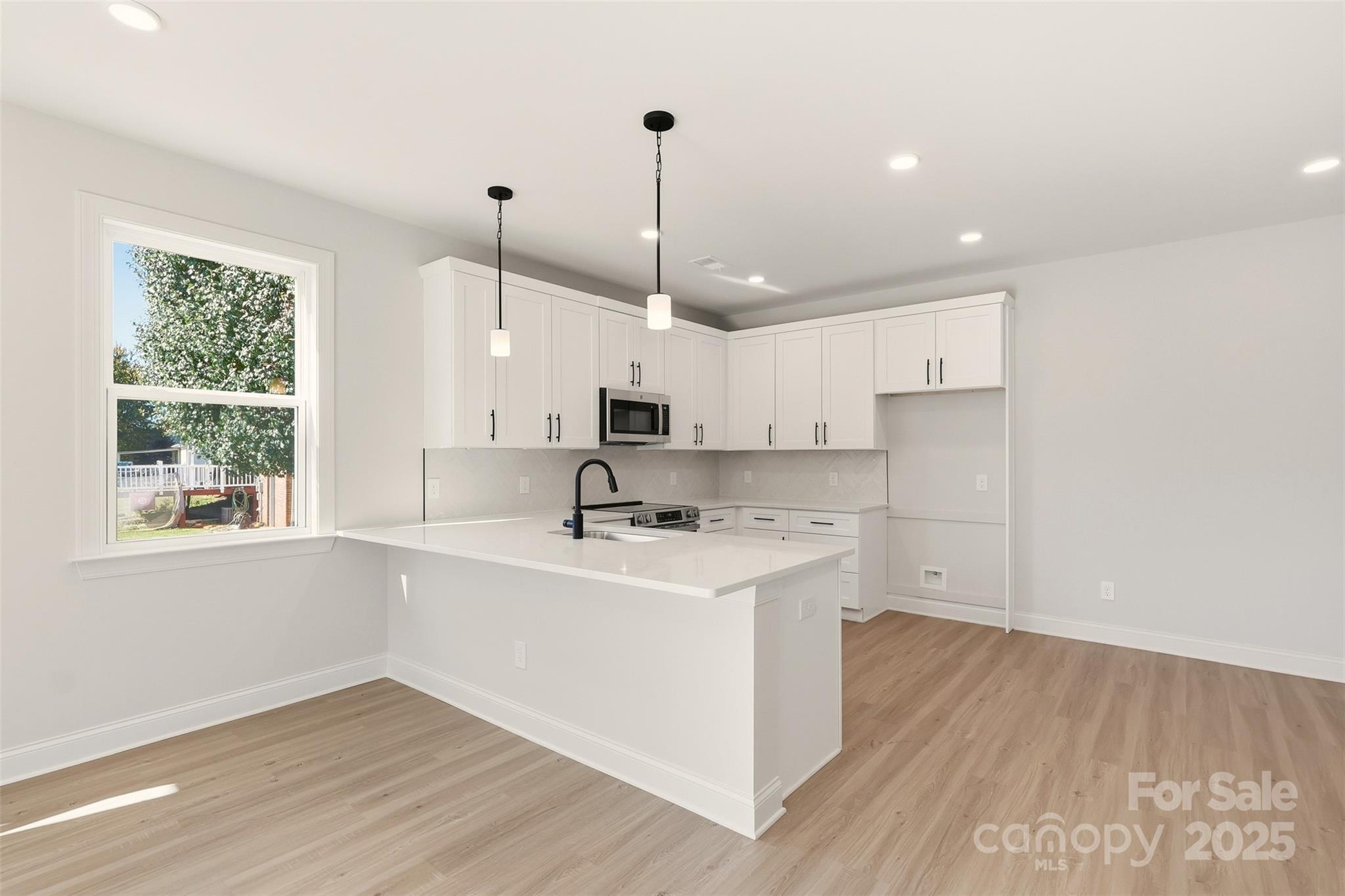 8 Colonial Avenue Property Photo 7