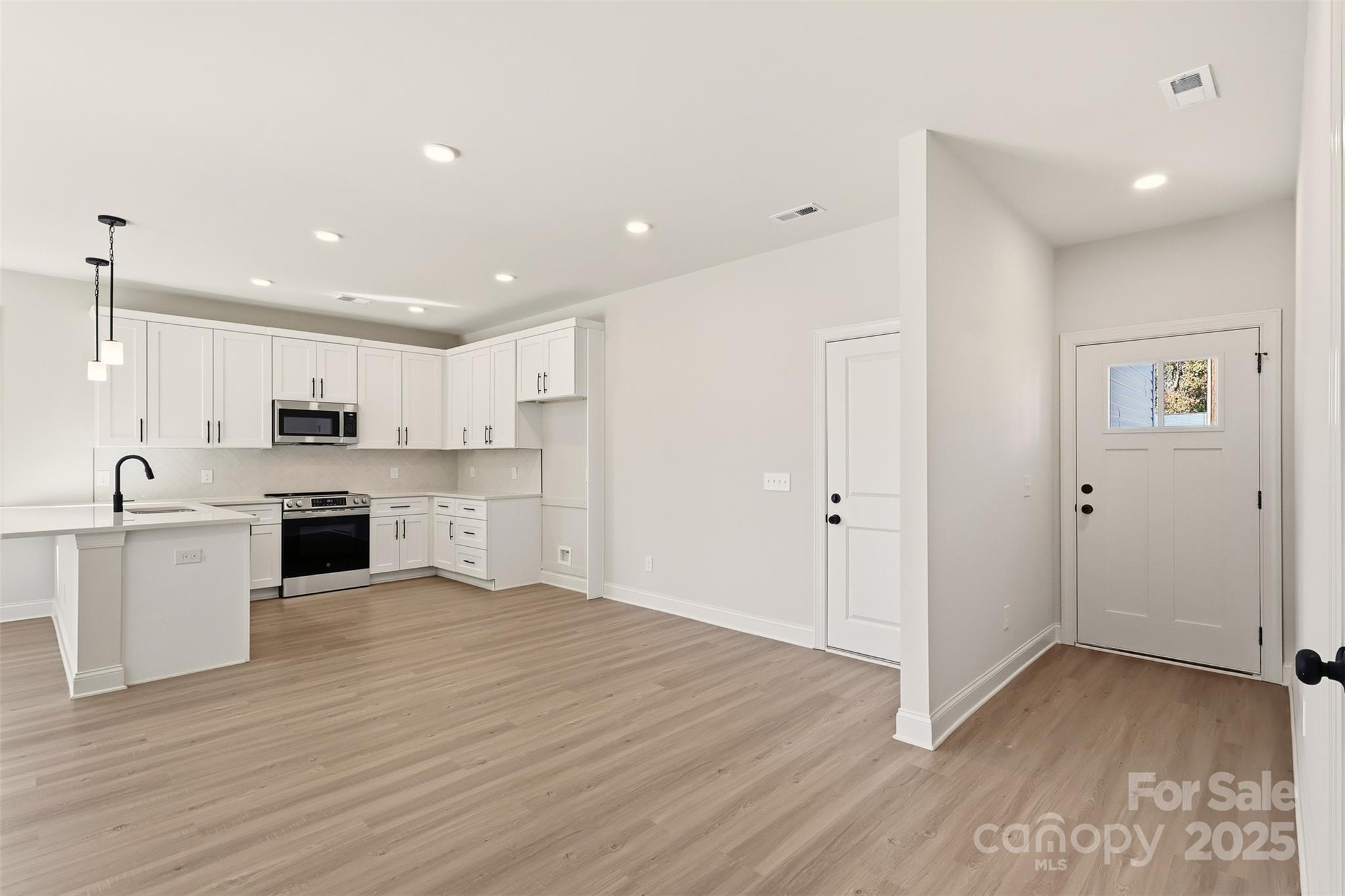 8 Colonial Avenue Property Photo 8