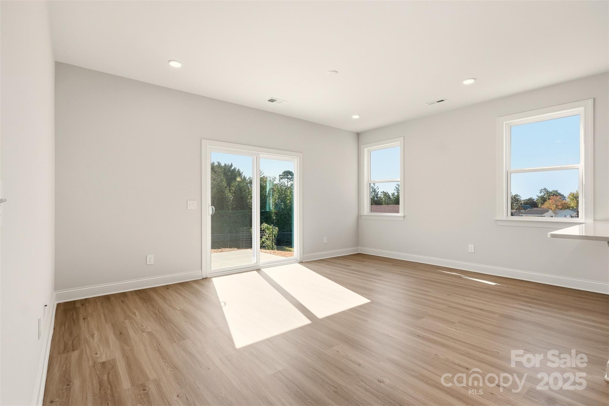 8 Colonial Avenue Property Photo 11