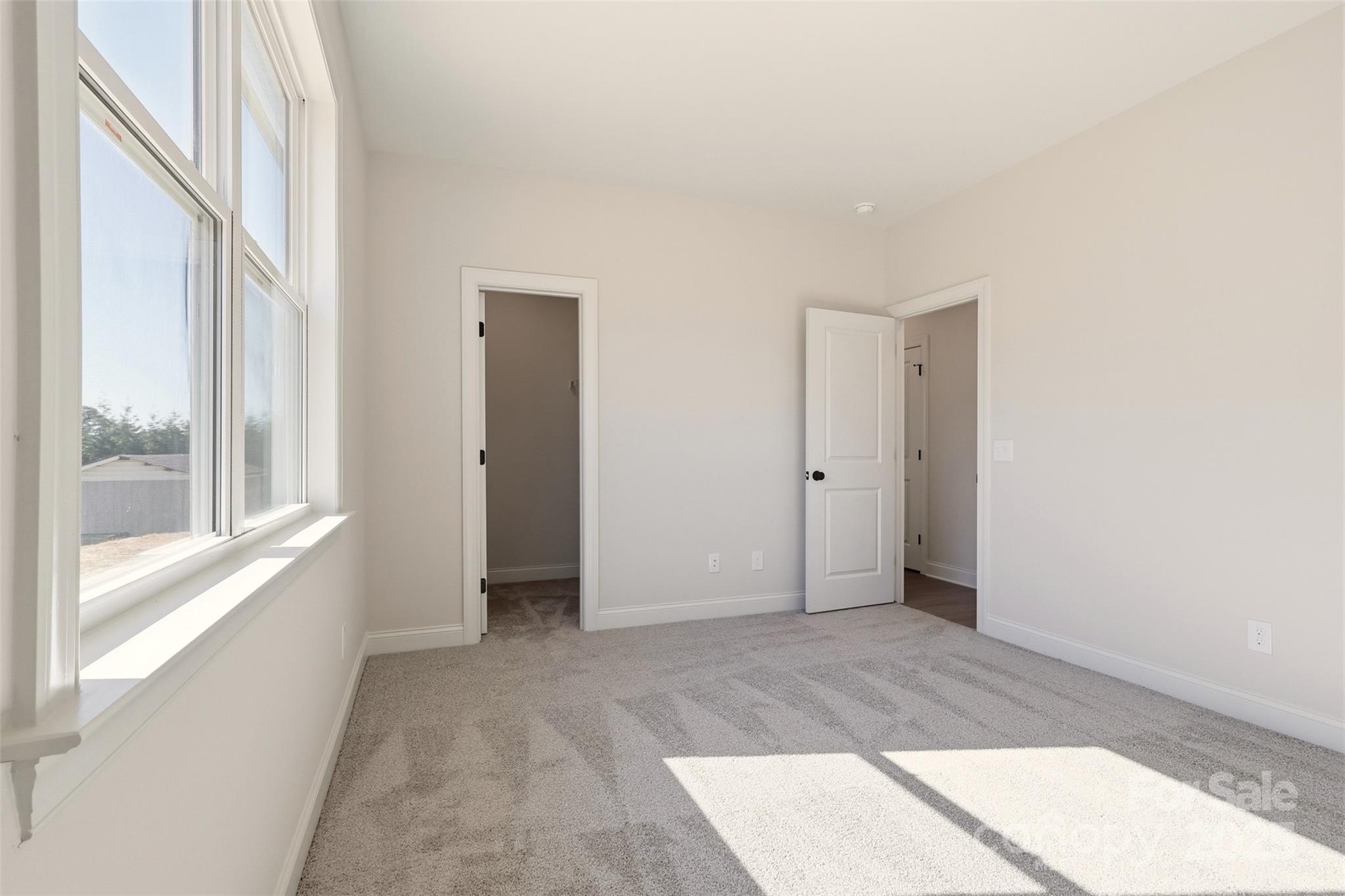 8 Colonial Avenue Property Photo 15