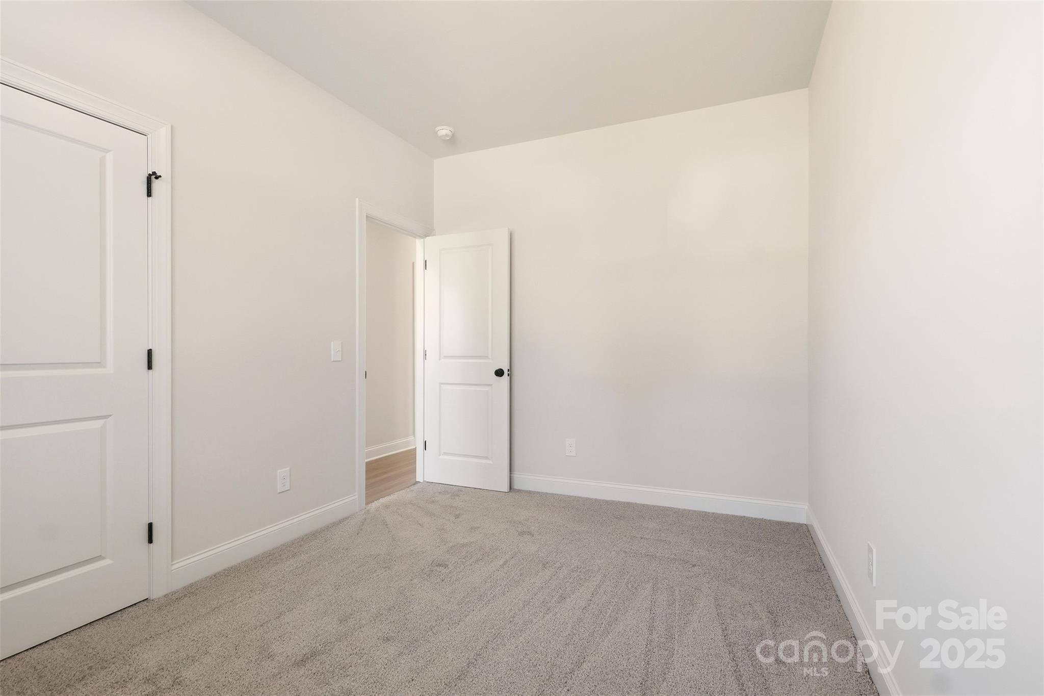 8 Colonial Avenue Property Photo 19