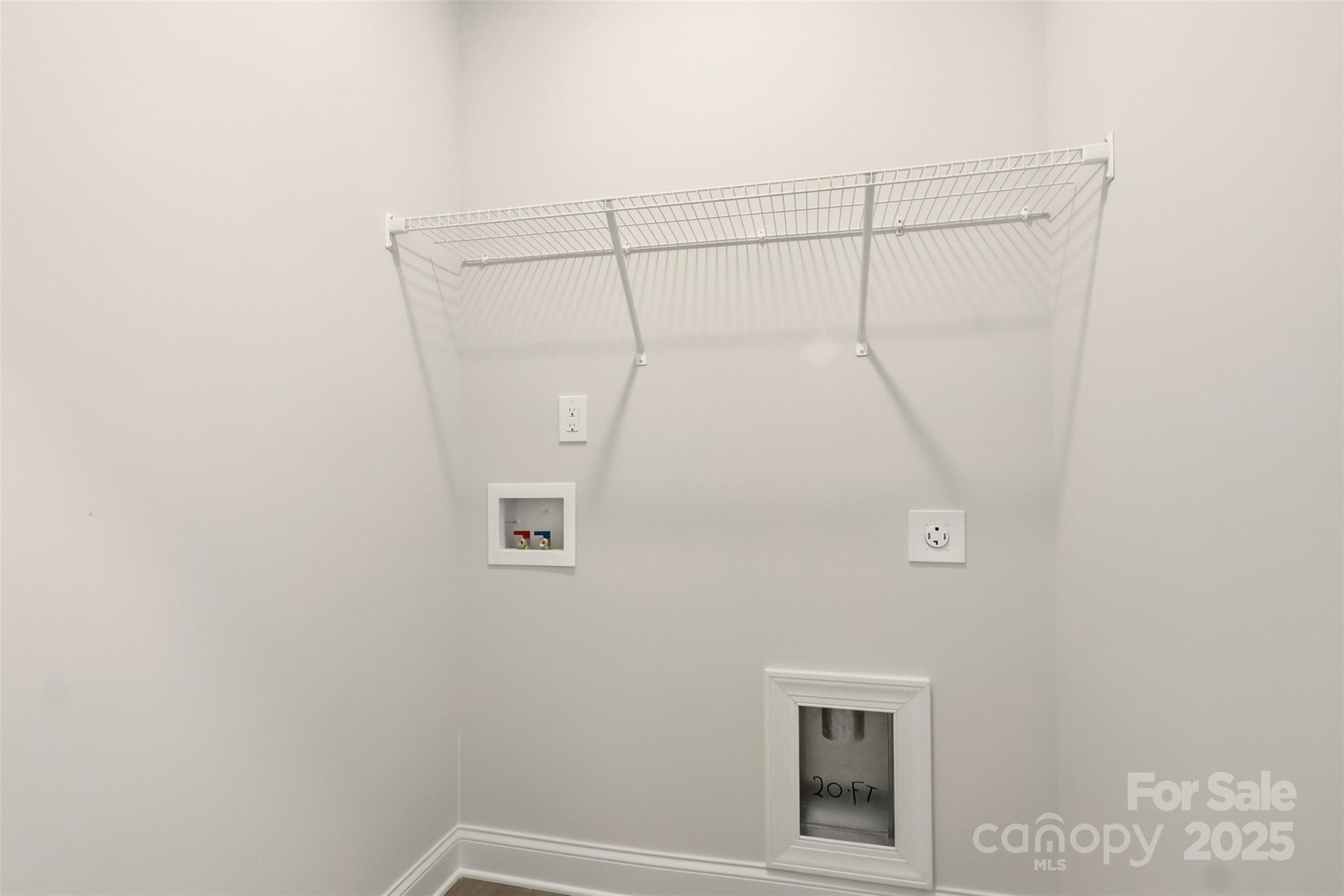 8 Colonial Avenue Property Photo 26