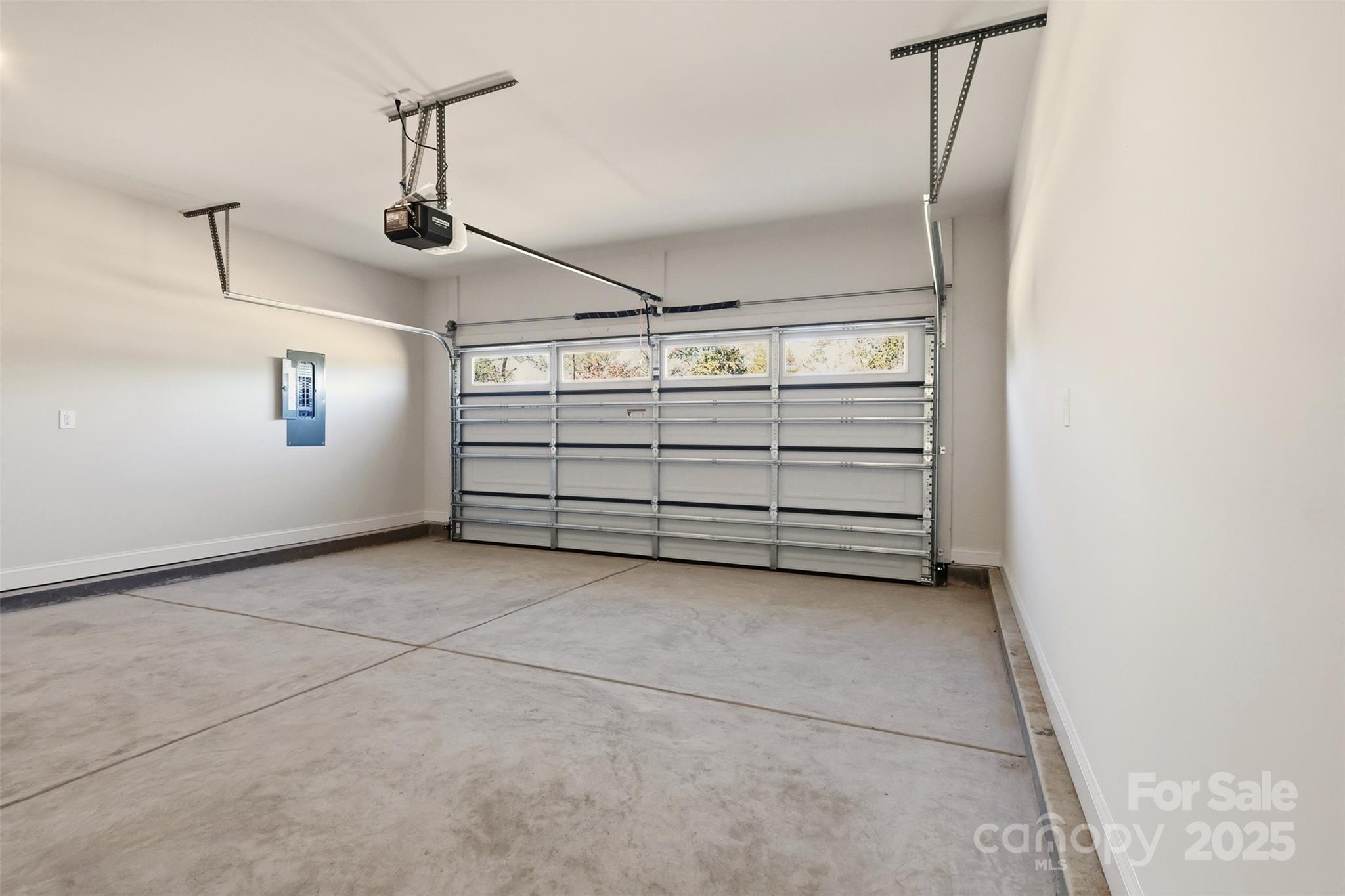 8 Colonial Avenue Property Photo 27