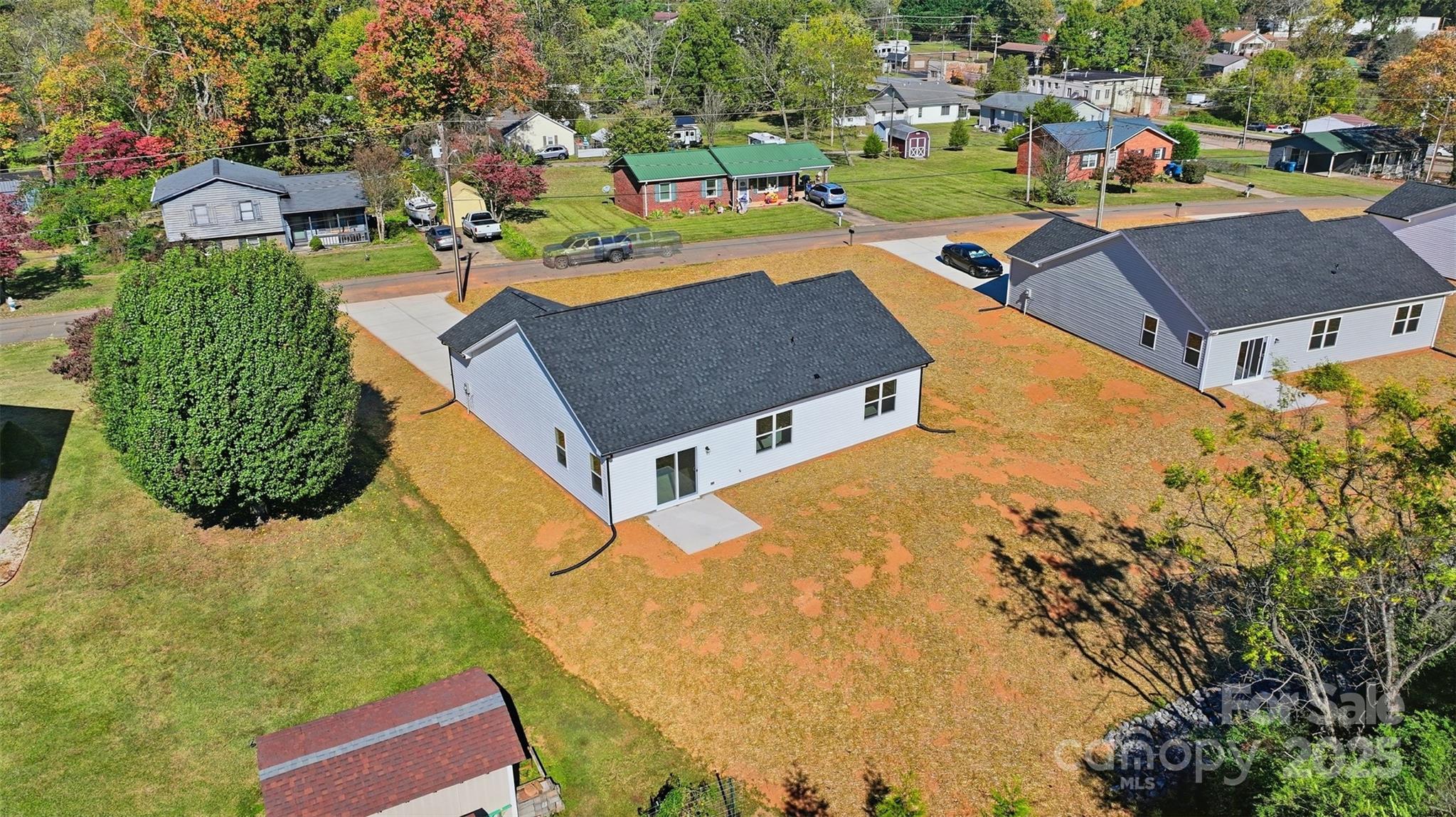 8 Colonial Avenue Property Photo 38