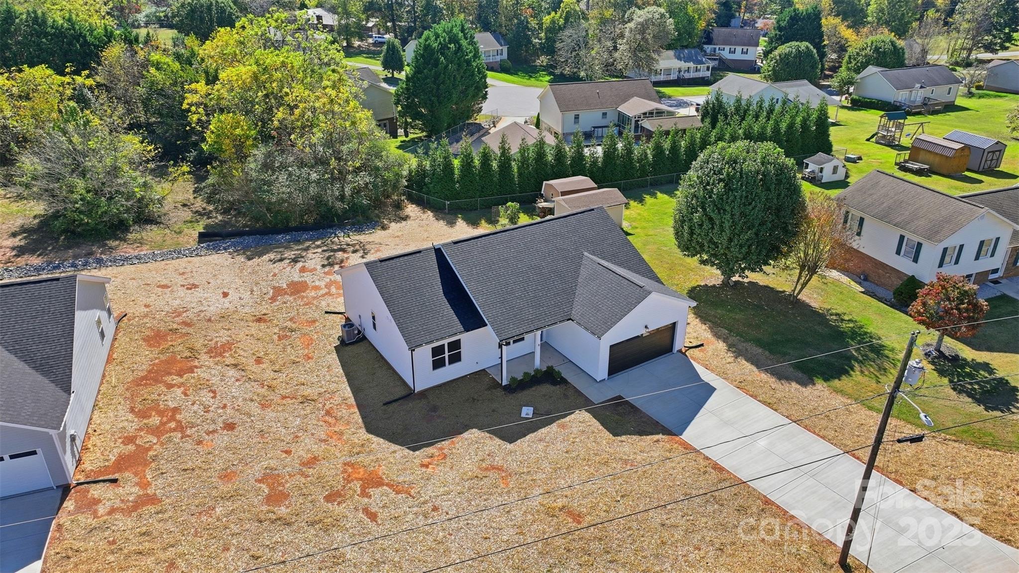 8 Colonial Avenue Property Photo 44