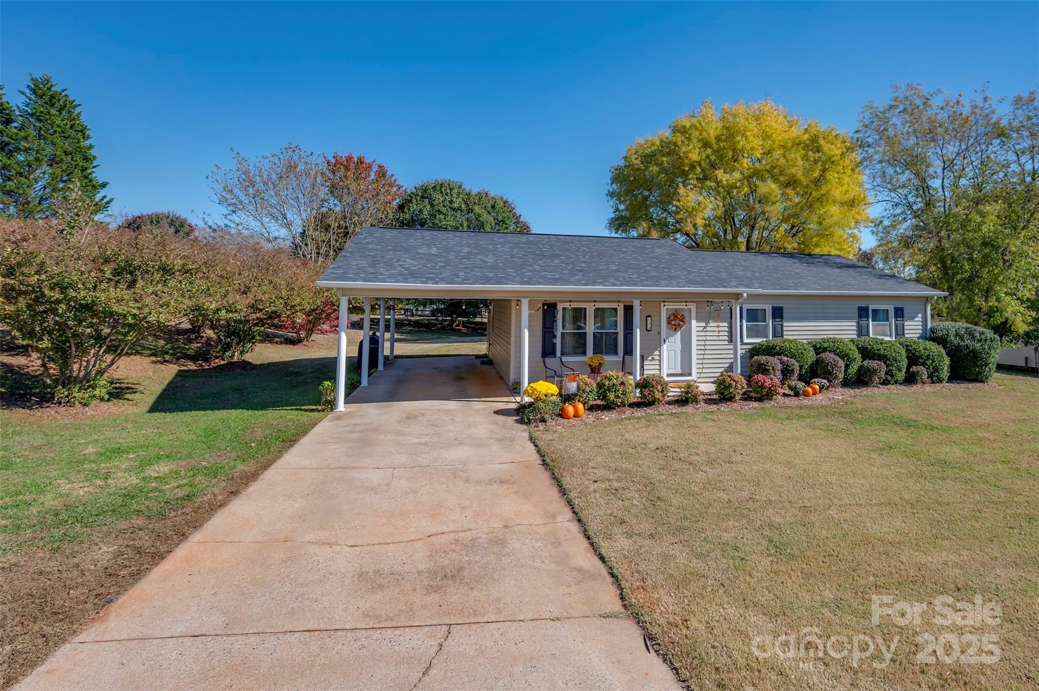 188 East Fork Drive Property Photo 2