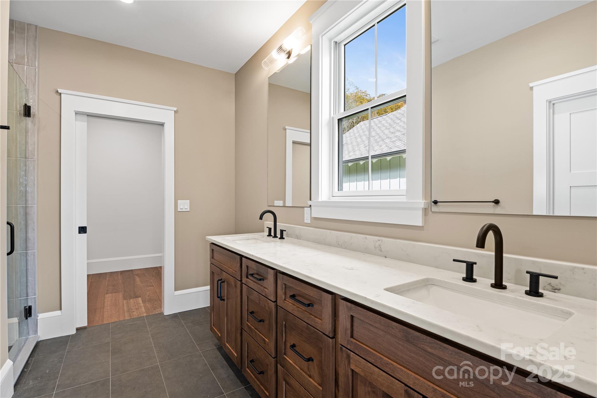 127 Creekside Valley Lane Property Photo 8