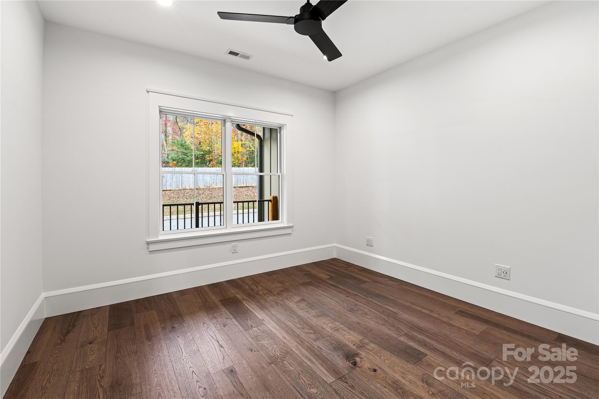 127 Creekside Valley Lane Property Photo 10