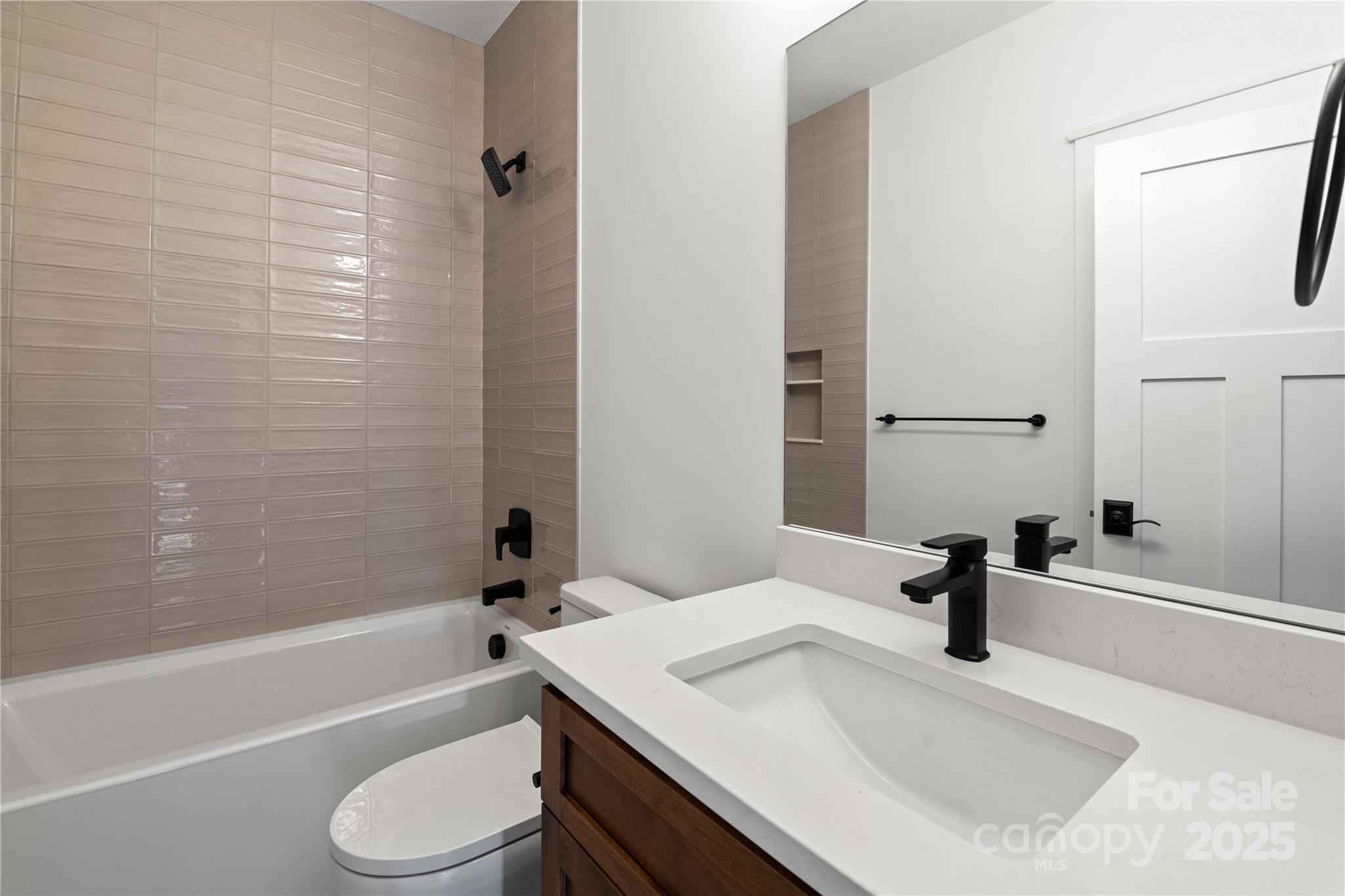 127 Creekside Valley Lane Property Photo 11