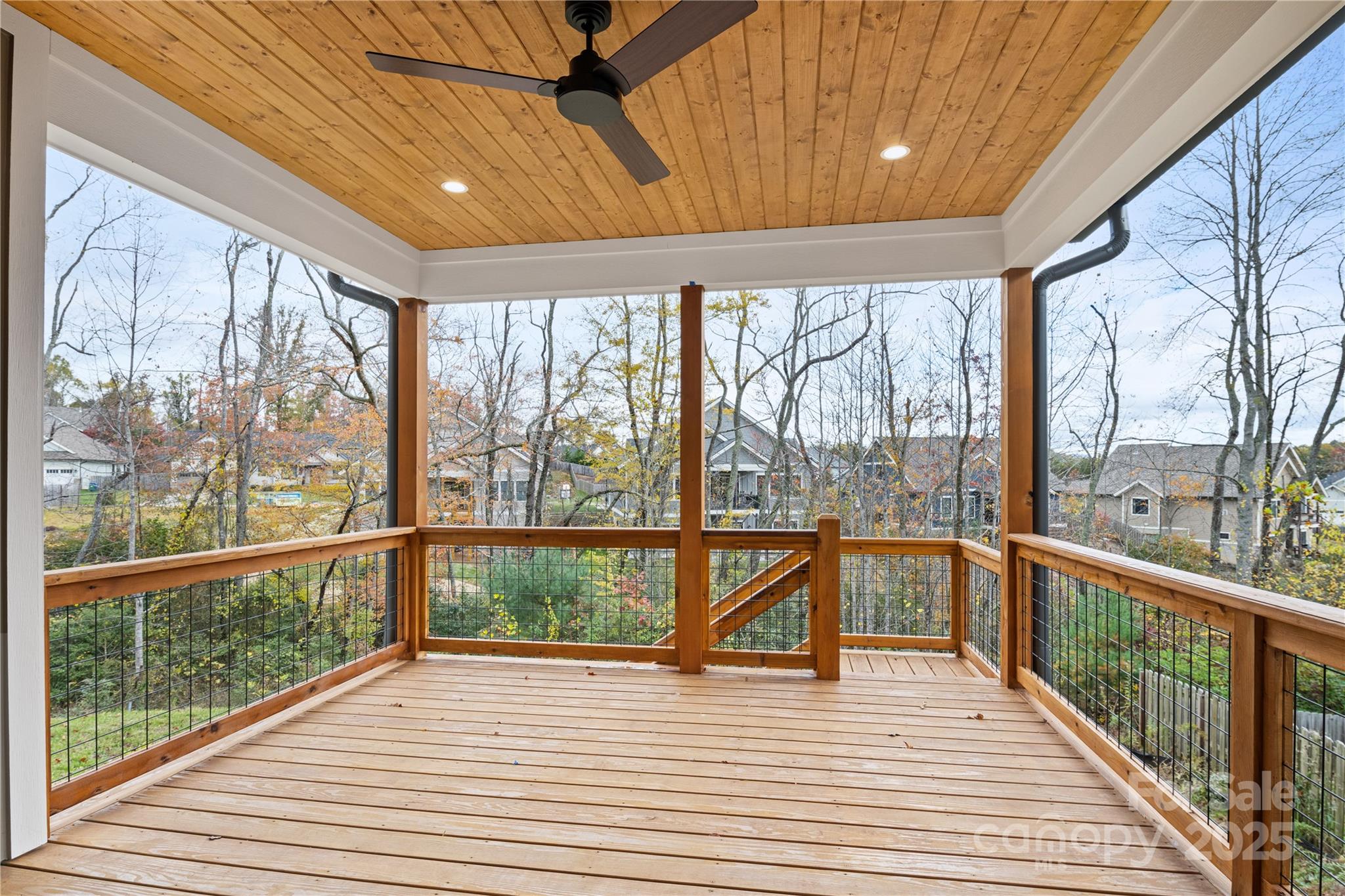 127 Creekside Valley Lane Property Photo 12