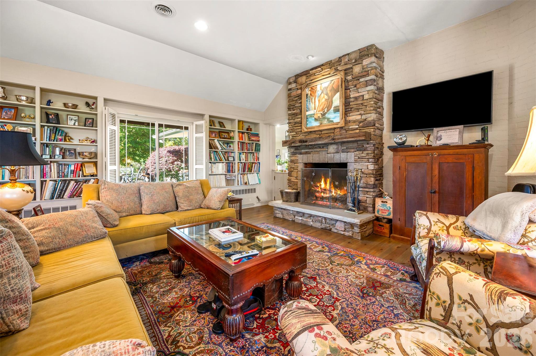936 Golden Road Property Photo 8