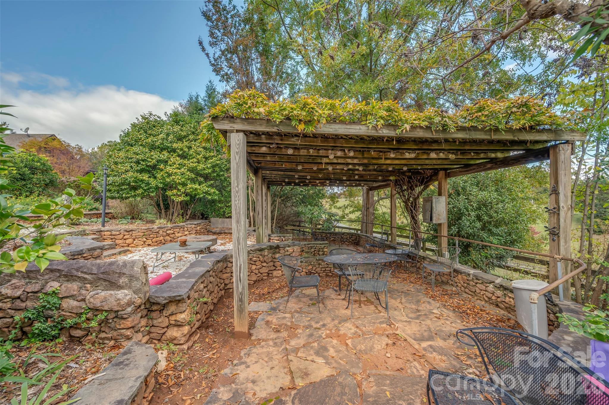 936 Golden Road Property Photo 24