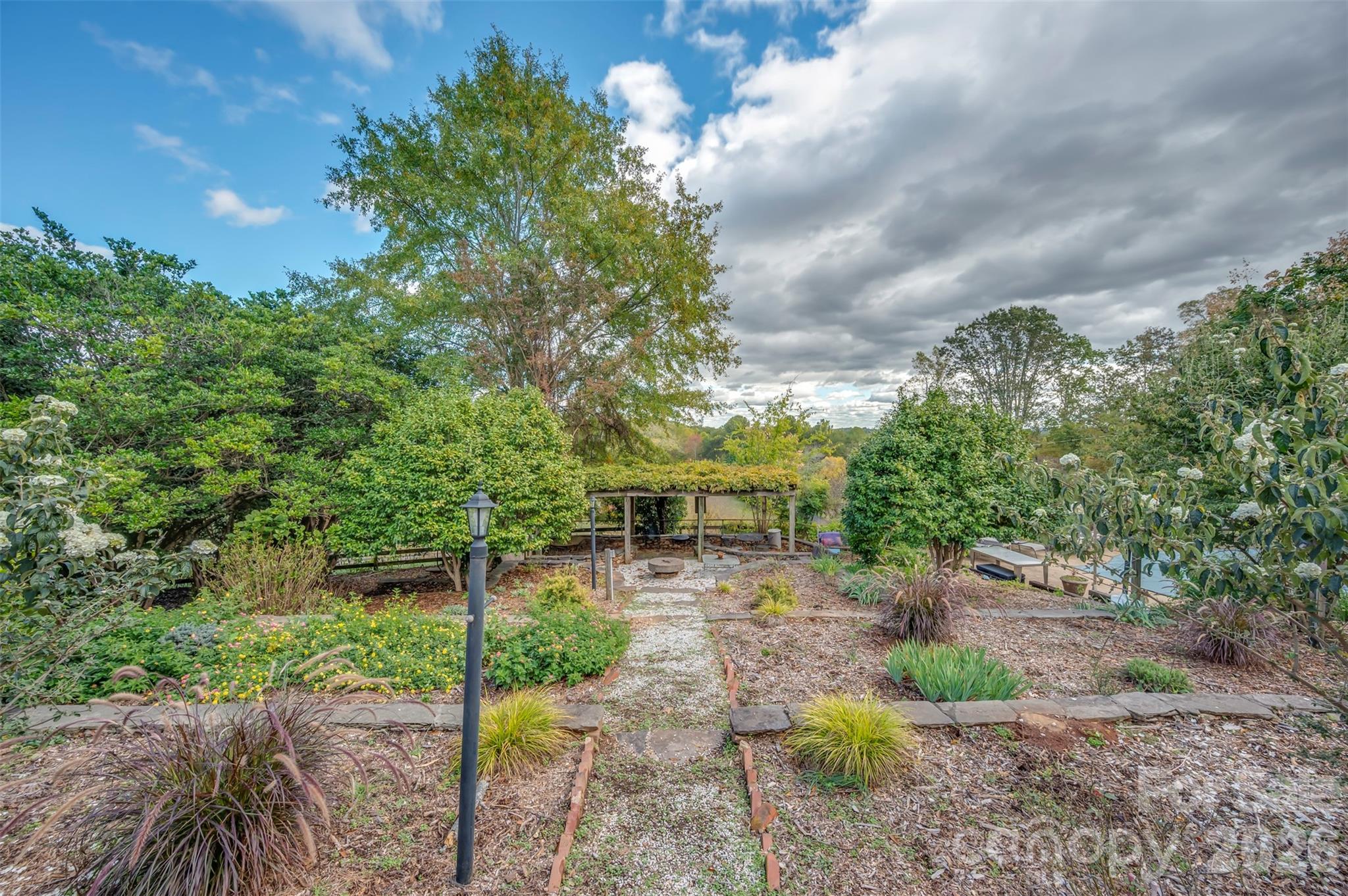 936 Golden Road Property Photo 25