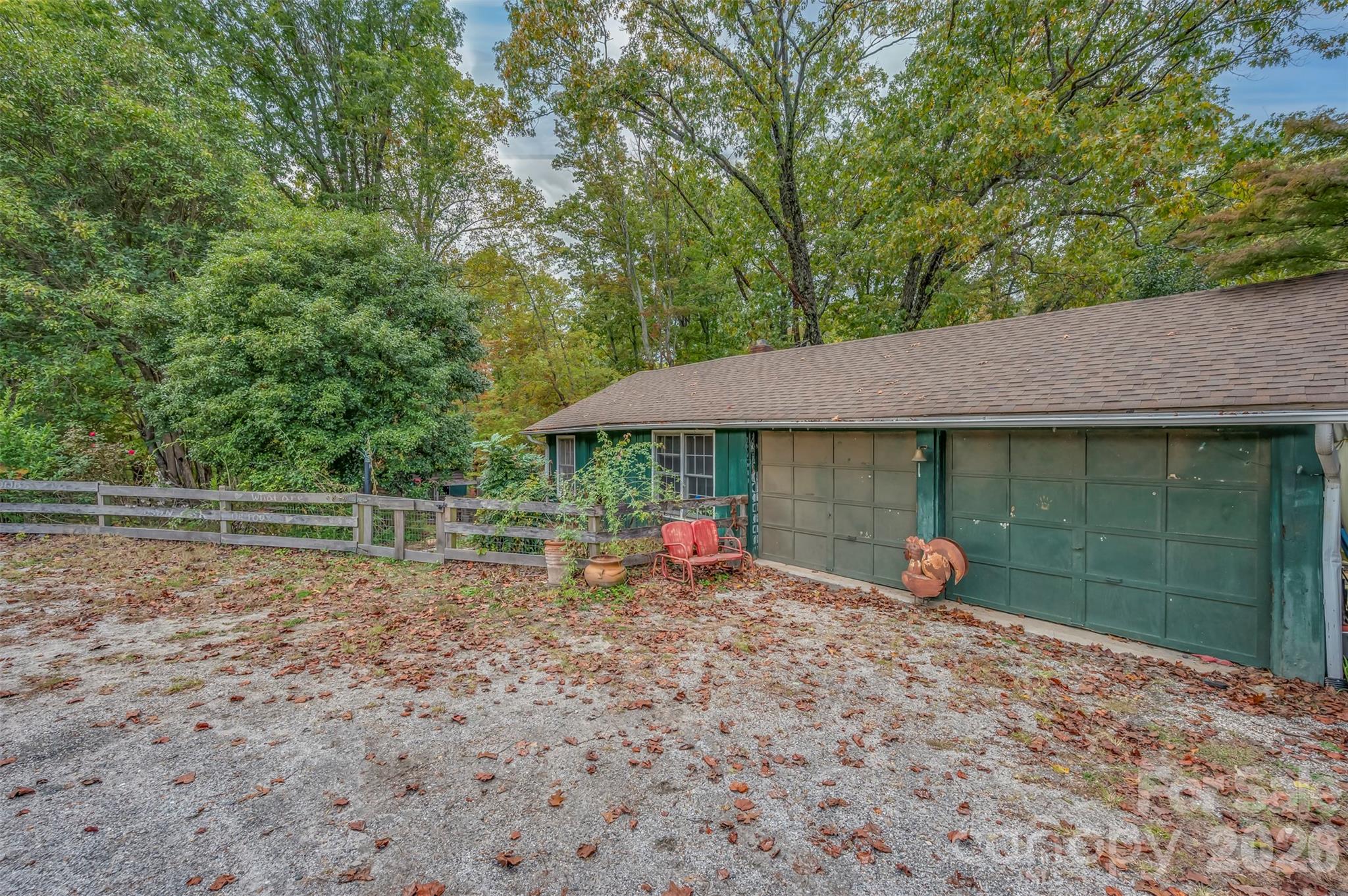 936 Golden Road Property Photo 26