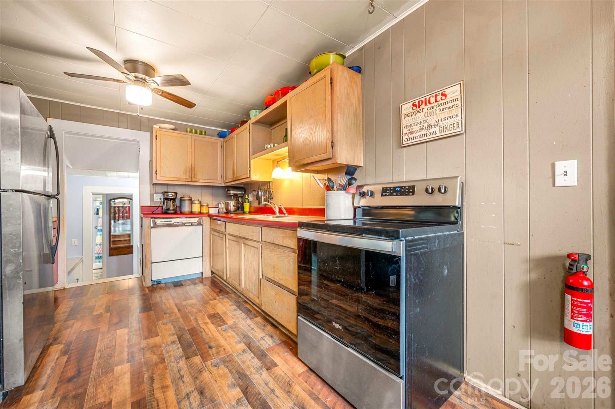 936 Golden Road Property Photo 28