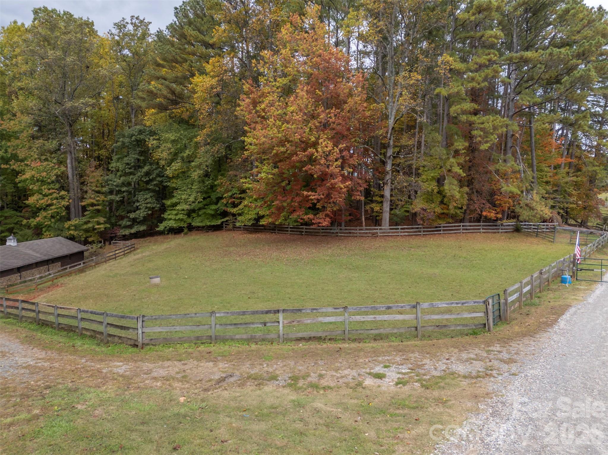 936 Golden Road Property Photo 33
